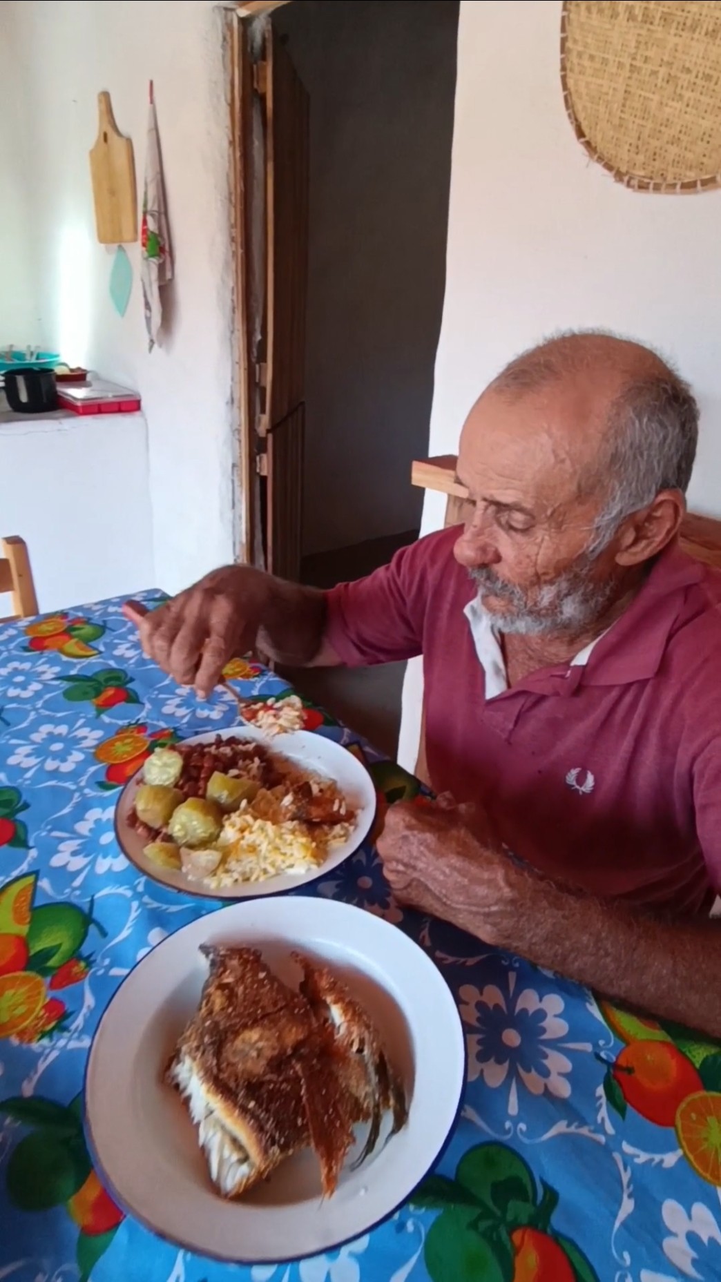 Almoço Especial Colhido no Sítio Vejam Só meu pai Almoçando #caipira #vidanaroça #nordeste